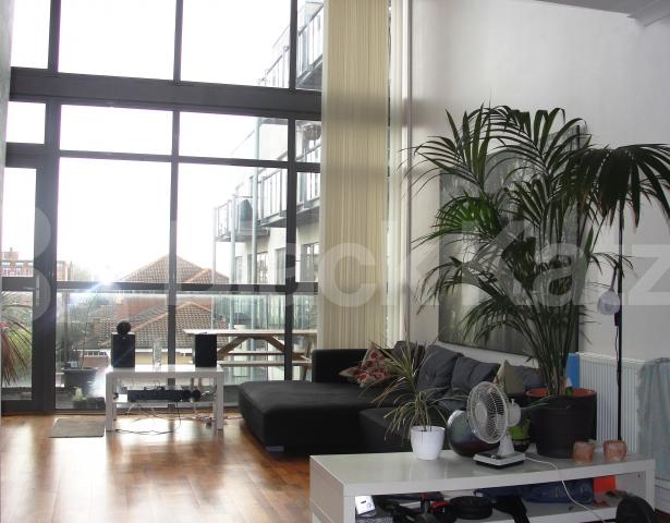			2 Bedroom, 1 bath, 1 reception Penthouse			 Crown Place Apartment, Varcoe Road, Bermondsey